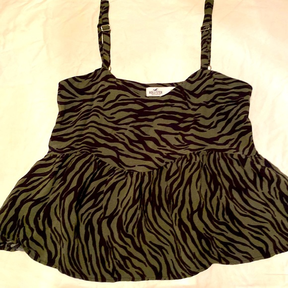 Hollister Top Size Small Animal Print - Picture 1 of 4